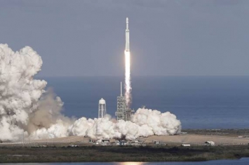 “猎鹰9”号火箭3日将把“龙”货运飞船发射向国际空间站