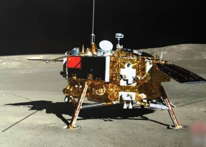 正在月球背面的中国月球车玉兔二号超时服役累计行190米 再进入月夜休眠