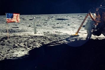 美国太空总署（NASA）将启动“月亮女神号”载人探月计划 首名女宇航员2024年登月