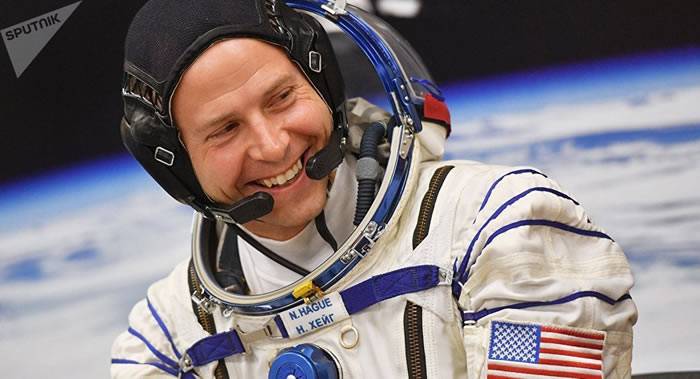 国际空间站美国宇航员黑格在太空的两个月内增高5厘米