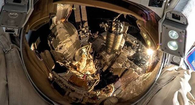 国际空间站俄罗斯宇航员进入开放太空