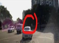 新加坡幽灵车事件，街头凭空出现幽灵车(纯属造谣)