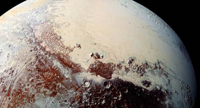 冥王星冰层下有充满有机物质和DNA成分的海洋 不能排除生命的存在
