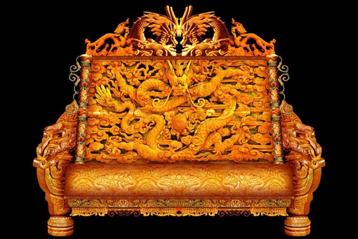 皇帝龙椅金灿灿的,龙椅是用什么材料制作的?