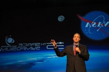 NASA将耗资300亿美元实现2024年前让美国宇航员重返月球