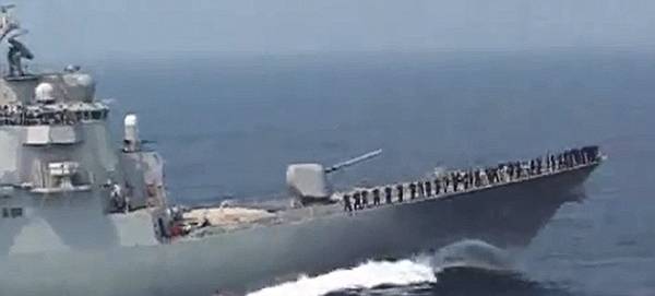 美国驱逐舰“冈萨雷斯”高速转弯展现强大实力