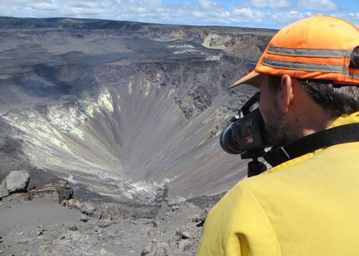 美国夏威夷基拉韦厄火山30年来首次停止喷发 哈雷茂茂火山口竟发现温泉