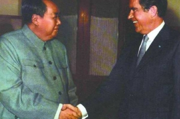 美苏冷战：毛泽东打开中美关系大门的战略决策