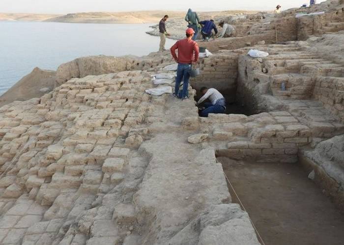伊拉克库尔德自治区的摩苏尔大坝干旱 3400年前米坦尼王国宫殿重见天日