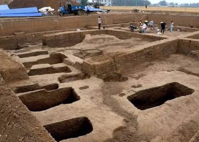 河南安阳首次确认发现商代铸铜工匠家族墓地 能还原一幅商代青铜器生产图