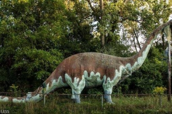 美国密歇根州史前森林游乐园真实版《侏罗纪公园》Where Dinosaurs Still Roam