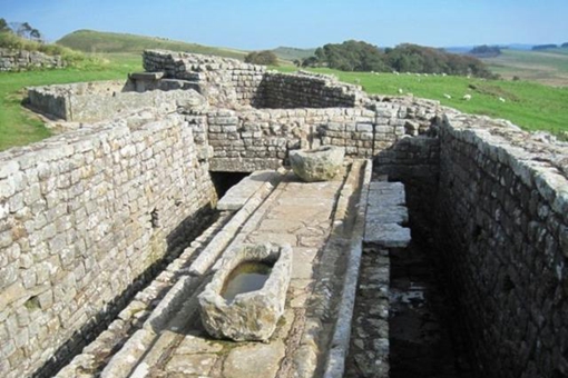古罗马为何要修建哈德良长城?哈德良长城是为了防御谁?
