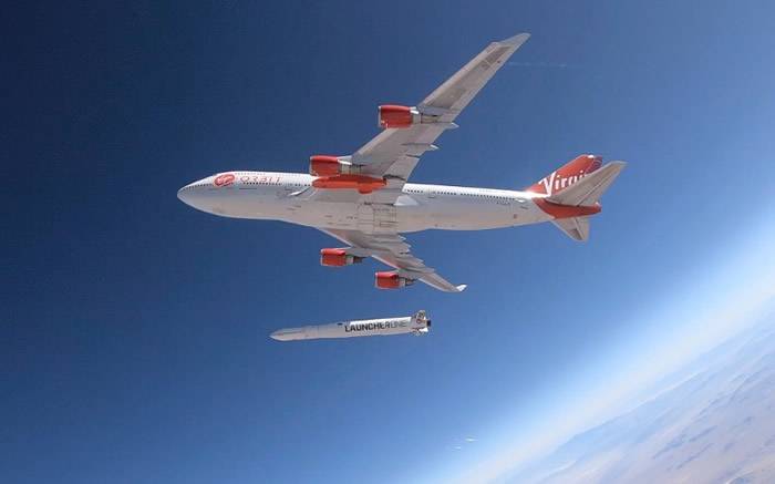 英国维珍集团太空公司Virgin Orbit成功从波音747客机发射火箭 为空中发射卫星铺路