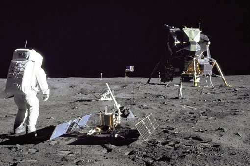 人类登月50周年,50年前的首次登月行动是怎样的?