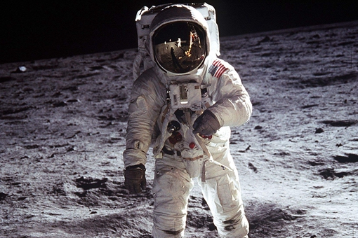人类登月50周年,50年前的首次登月行动是怎样的?
