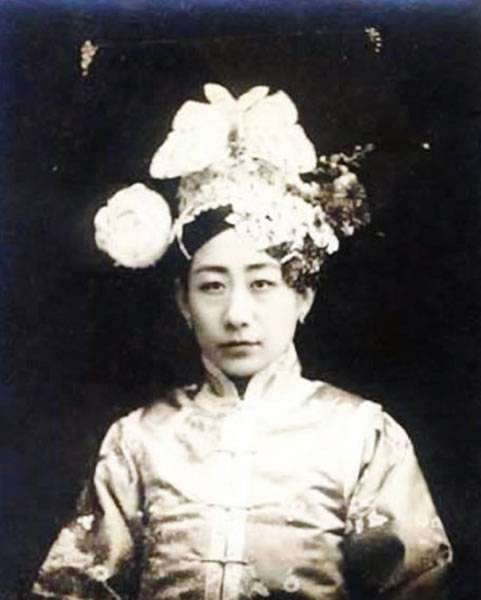 川岛芳子胞妹、被称为“清朝最后的格格”的爱新觉罗·显琦去世
