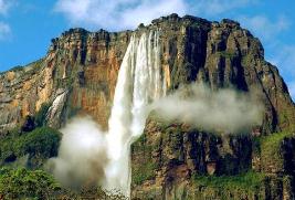 世界上最大的瀑布，安赫尔瀑布宽达150米/落差高达979米