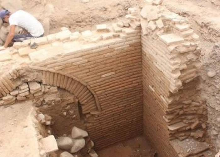 吉尔吉斯科奇科尔山谷考古挖掘近千年古墓 具中国元素与辽代墓葬相似