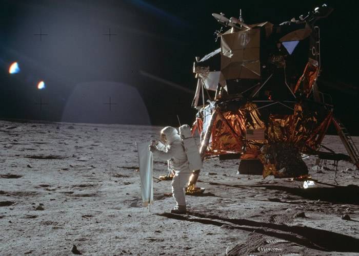 1969年7月20日下午4时18分阿波罗11号着陆月球静海 阿姆斯特朗成首位登月人类