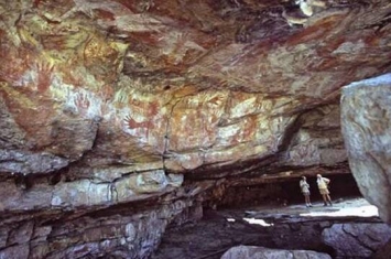 澳大利亚经历史上最严重山火 数万年历史岩画遗迹是否安好