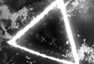百慕大三角的灵异事件，飞机船只离奇失踪(疑似宇宙黑洞)