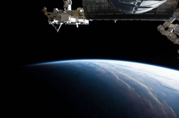 龙飞船将向国际空间站运送阿联酋首名宇航员的科学设备