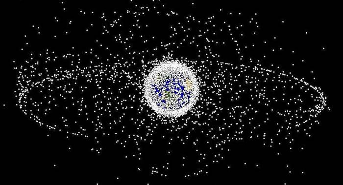 每天大约有100吨太空尘埃、流星体和陨石落入地球