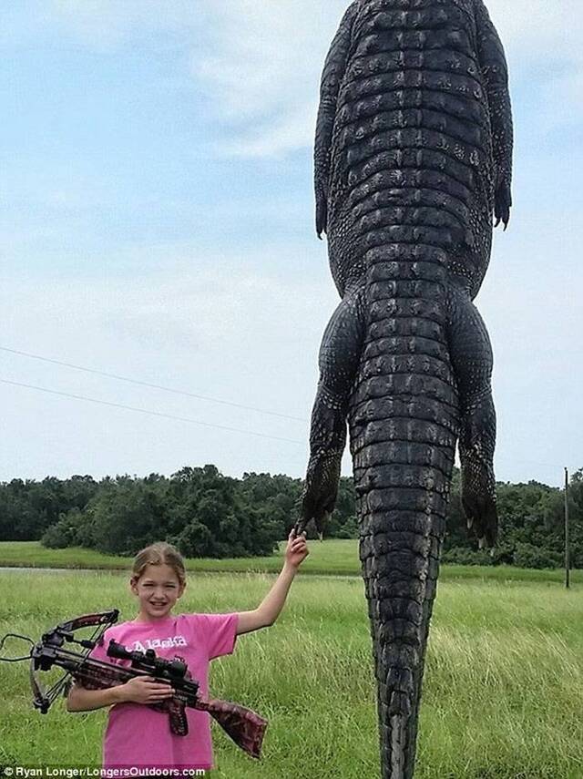 美国10岁女孩在瓜达卢普河用弩弓杀死重达363公斤巨大鳄鱼