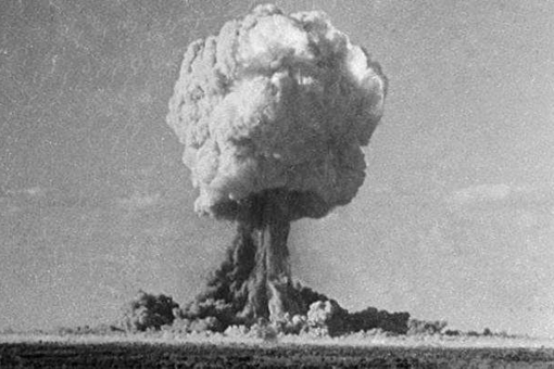 广岛原子弹从投放到爆炸仅仅43秒,飞机是如何逃生的?