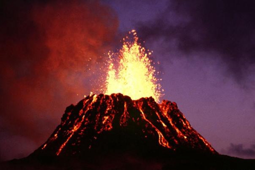 坦博拉火山爆发有多可怕?导致7万人,我国长江6月飘雪,云南人吃土