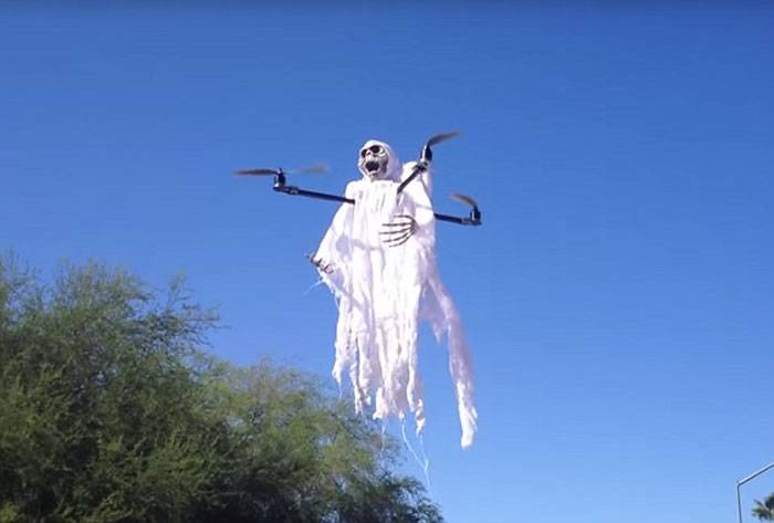 美国无人机爱好者制造“空中幽灵”吓唬熊孩子