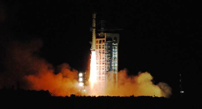 中国航天科工集团用固体燃料运载火箭“快舟一号”成功发射两颗科学研究卫星