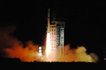 中国航天科工集团用固体燃料运载火箭“快舟一号”成功发射两颗科学研究卫星