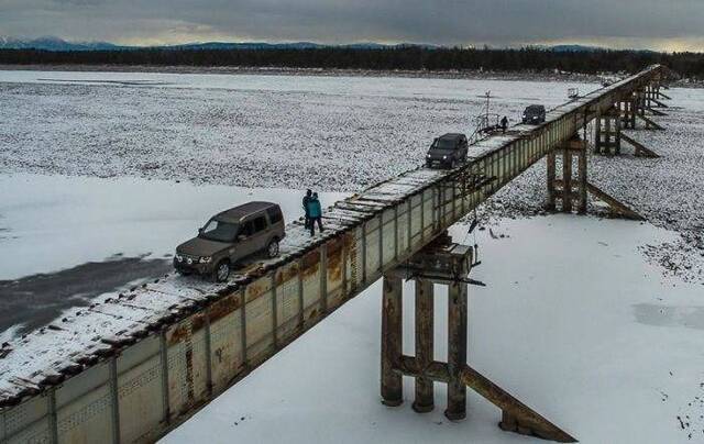 俄罗斯外贝加尔地区的Kuandinsky桥惊险异常 吸引无数冒险者挑战