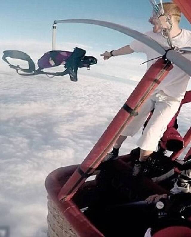 芬兰狂人Antti Pendikainen扔掉降落伞从1.3万呎高空一跃而下