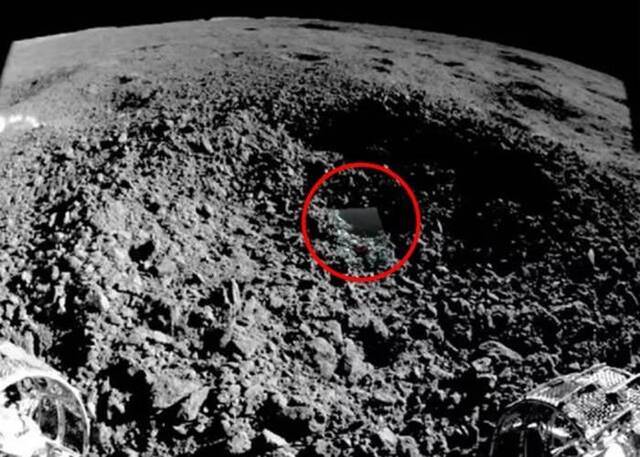 中国玉兔二号月球车成功自主“唤醒” 在月球背面撞击坑发现不明胶状物质