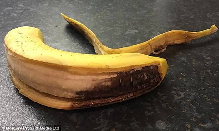 英国女子剥香蕉时发现大蜘蛛尸体
