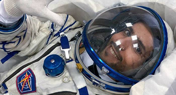 国际空间站的阿联酋首位宇航员哈扎·曼苏里：在太空他的身体发生了变化