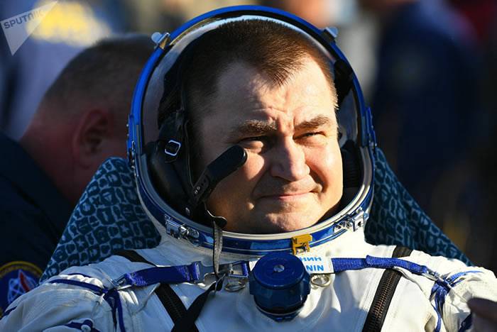 国际空间站三名宇航员乘坐“联盟 MS-12”飞船成功返回地球