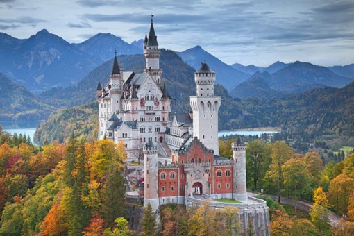 欧洲古代贵族们为什么都喜欢建城堡?城堡对于欧洲贵族有多重要?