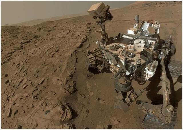 发现含硫酸盐沉积物 或证火星盖尔陨石坑有盐湖