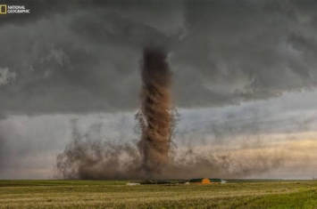2015年国家地理摄影大赛得奖名单出炉：龙卷风照片“尘土飞扬”拔得头筹