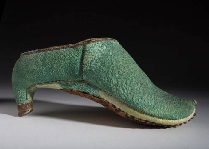 高跟鞋背后的故事：由波斯人发明 最初为方便男人骑马