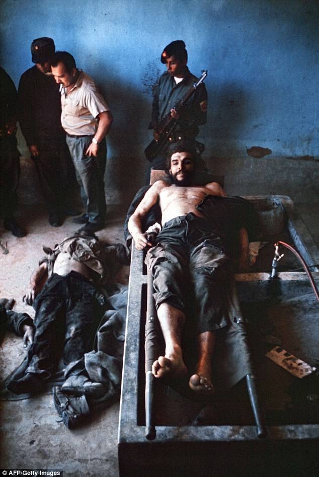 “革命之神”切·格瓦拉遭玻利维亚军队枪杀时的照片首度曝光