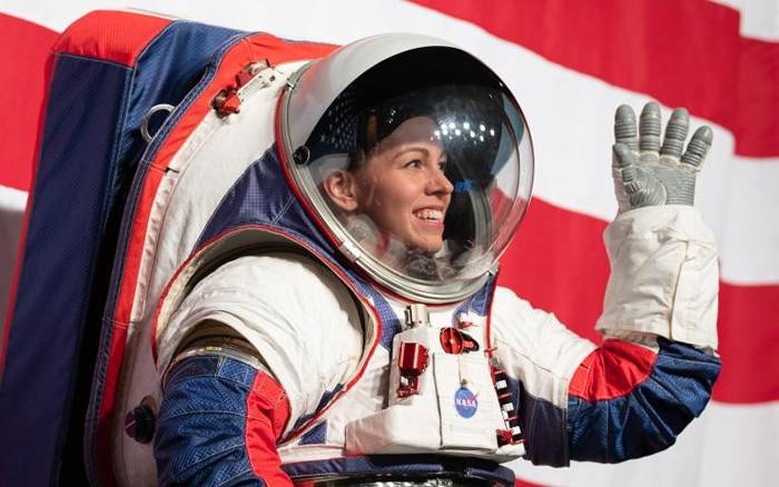 因为宇宙飞行服设计而成的阻碍──揭开历史性“全女性”宇航员太空漫步的背后故事
