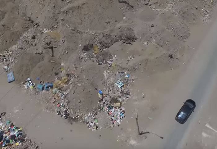 秘鲁首都利马查缉违法垃圾堆 把食腐者秃鹫变成侦查英雄