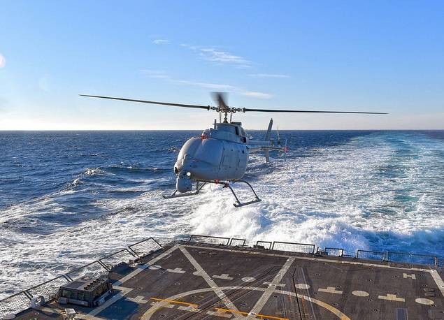 美军新型无人直升机MQ-8C成功从军舰上升降