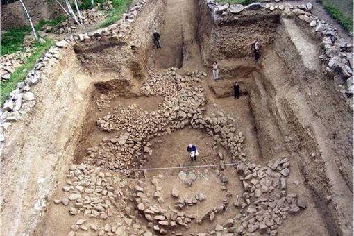 匈奴古墓中为何有大量矮人的遗骸?真实身份是什么?