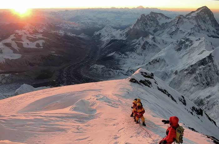 珠穆朗玛峰高多少米？8848.86米 专家解释为何中国和尼泊尔重新测量