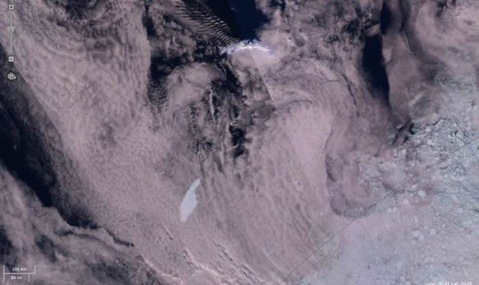 卫星图像显示巨大冰山“A-68A”正向大西洋南部的乔治亚南部岛漂移 有碰撞可能